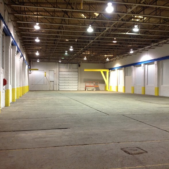 More Photos Of 200 N 8th Ave E, Newton Warehouse For Sale