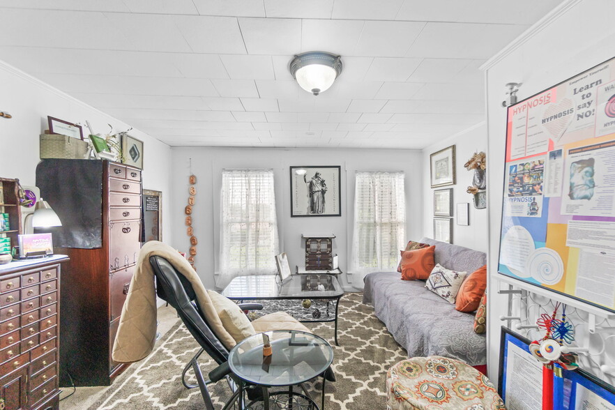 More Photos Of 1748 Georgia St, Alford Specialty For Sale