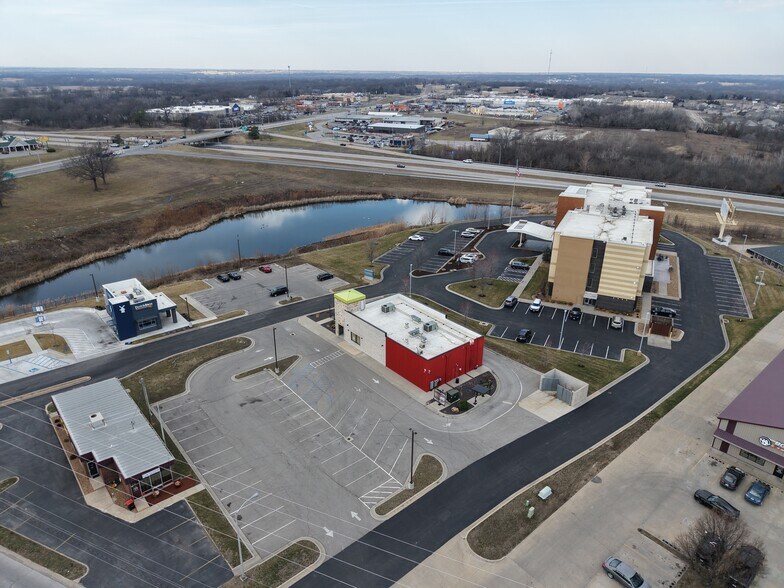 More Photos Of 335 E Russell Ave, Warrensburg Fast Food For Sale