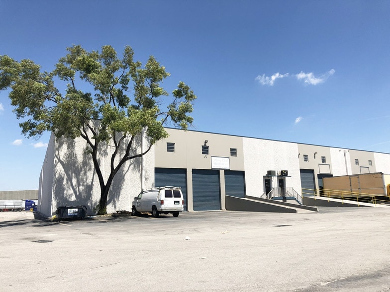 More Photos Of 8705-8795 NW 100th St, Miami Warehouse For Lease