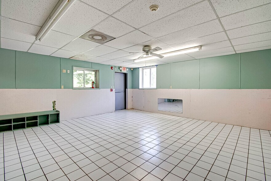 More Photos Of 3019 Dickinson Ave, Dickinson Freestanding For Sale