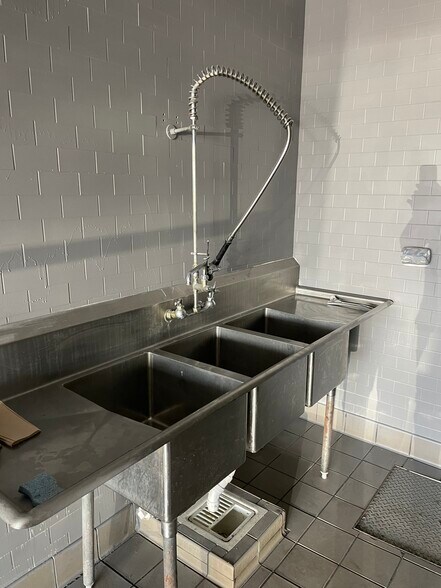 More Photos Of 316-360 Goodman Rd, Southaven Unknown For Lease