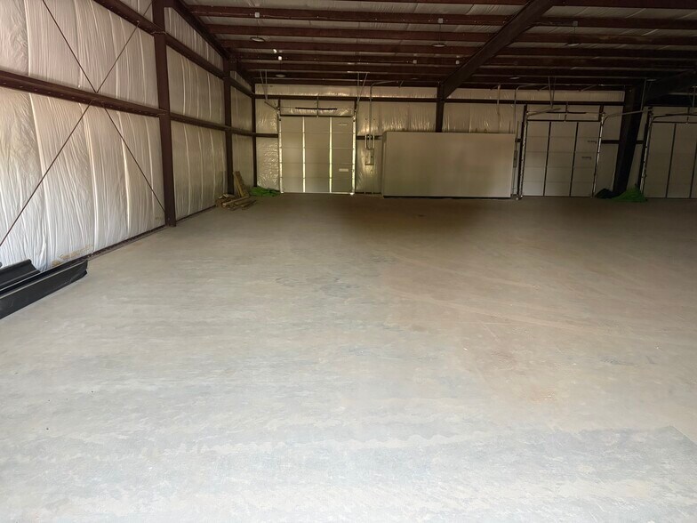 More Photos Of 176 Commerce Center Cir, Jackson Flex For Lease