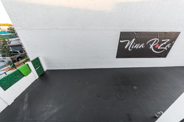 More Photos Of 4225 Crenshaw Blvd, Los Angeles Bar For Lease