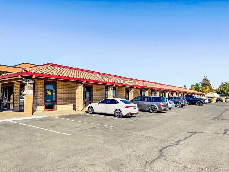 More Photos Of 2560 N Texas St, Fairfield Office For Lease