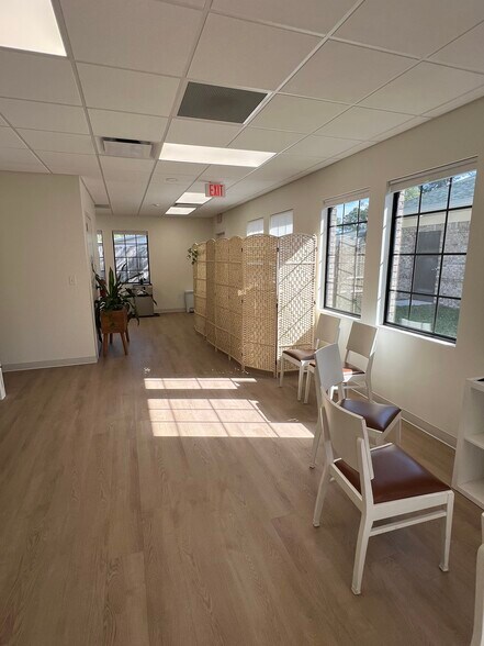 More Photos Of 14011 Beach Blvd, Jacksonville Medical For Sale