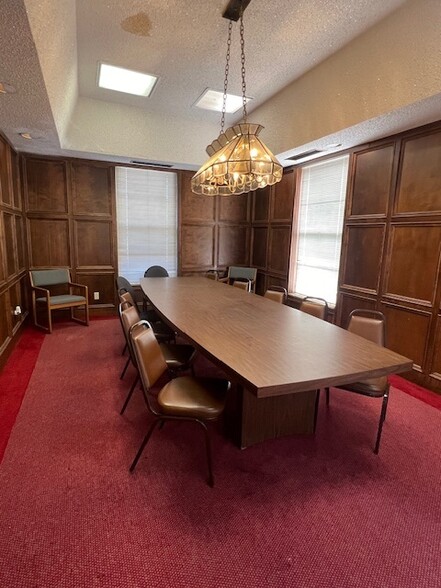 More Photos Of 4401-4405 NW 4th St, Oklahoma City Medical For Lease