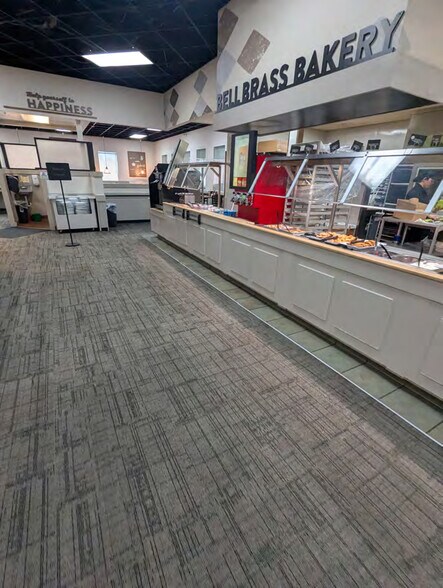 More Photos Of 19120 E Valley View Pky, Independence Restaurant For Lease