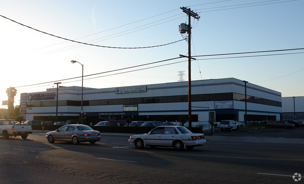 More Photos Of 555 W Redondo Beach Blvd, Gardena Office For Lease