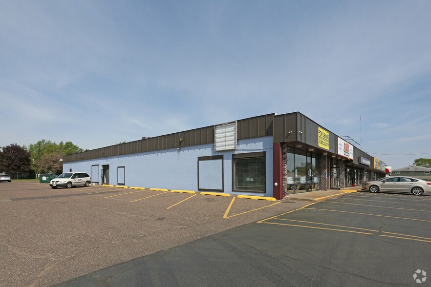 More Photos Of 2806 London Rd, Eau Claire General Retail For Sale