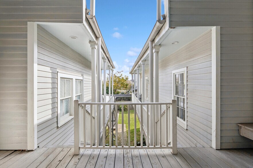 More Photos Of 1572 Magazine St, New Orleans Specialty For Sale