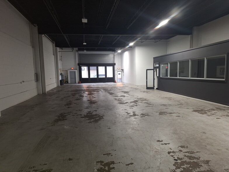 Primary Photo Of 275 52nd St, Brooklyn Warehouse For Lease