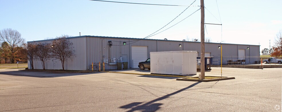 More Photos Of 3955 Whitebrook Dr, Memphis Light Distribution For Sale