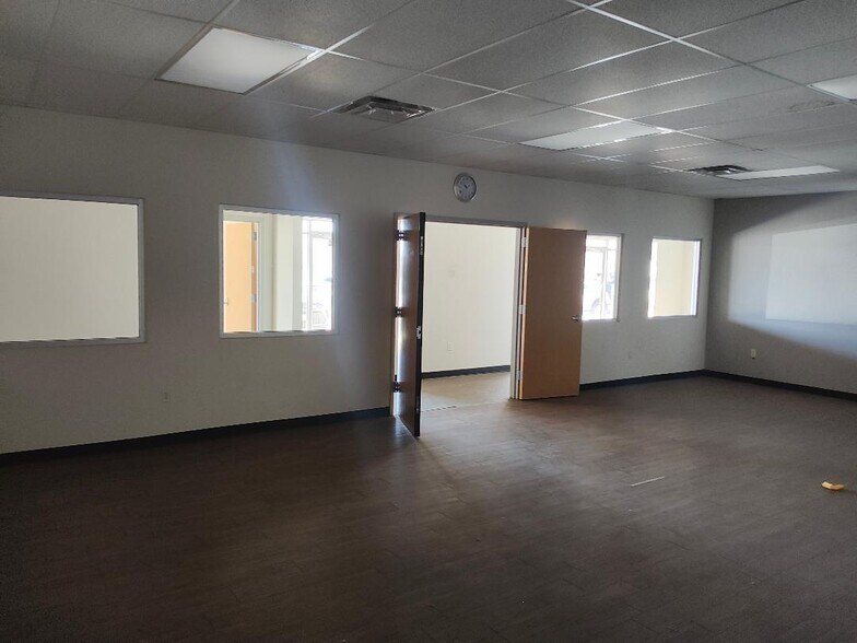 More Photos Of 4164 N Mesa St, El Paso Storefront For Lease