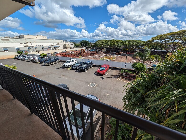 More Photos Of 94-1042 Ka Uka Blvd, Waipahu Storefront Retail Office For Lease