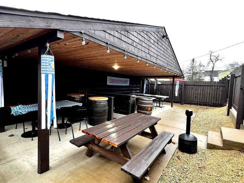 More Photos Of 307 Main St, Hollandale Restaurant For Sale