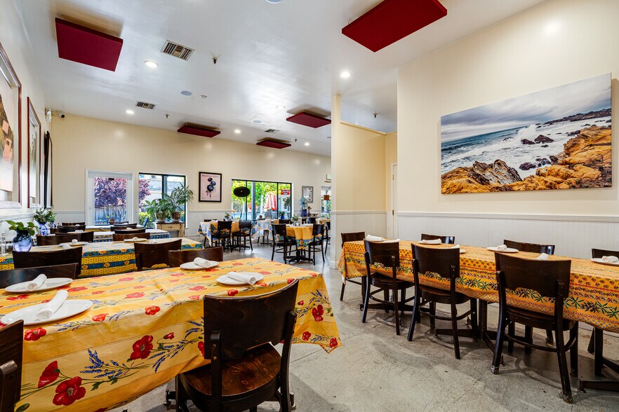 More Photos Of 1270 Broadway, Sonoma Freestanding For Sale