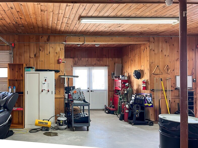 More Photos Of 600 Broncos Hwy, Mapleville Flex For Sale