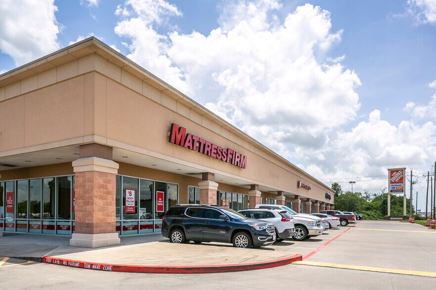 More Photos Of I 45, League City Unknown For Lease
