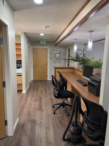 More Photos Of 2036 N Cole Rd, Boise Office For Lease
