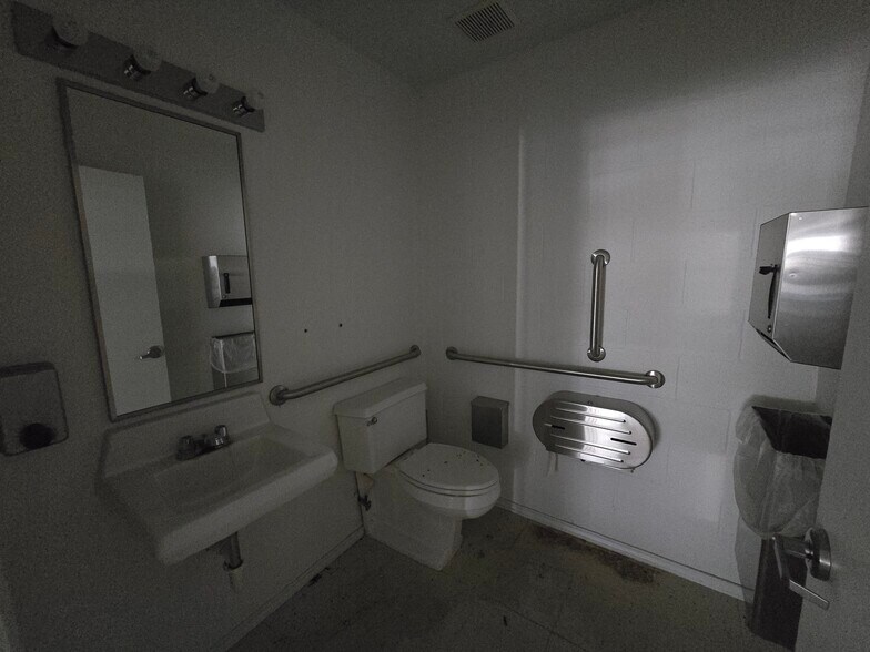 More Photos Of Us 190 @ U.S. 190 & Colfax St., Cameron Unknown For Lease