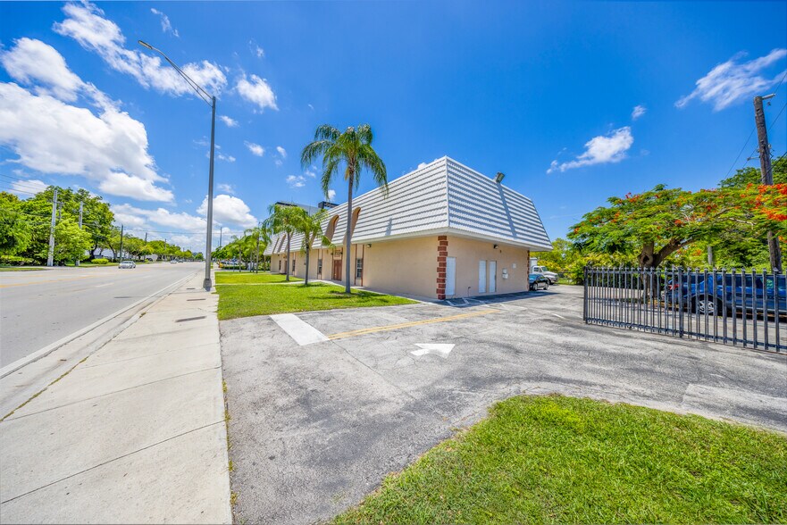 More Photos Of 9765 SW 184th St, Miami Office For Sale