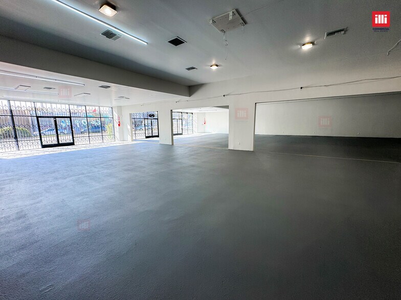 More Photos Of 18567-18573 Sherman Way, Reseda Storefront Retail Office For Lease