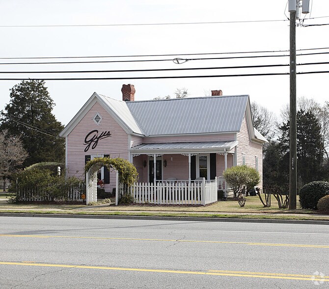 Primary Photo Of 405 N Jeff Davis Dr, Fayetteville Freestanding For Sale