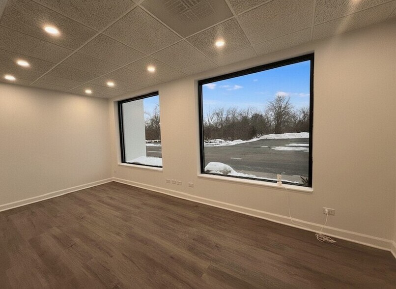 More Photos Of 620 S IL Route 31, Mchenry Office For Lease