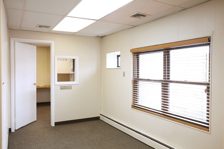 More Photos Of 1730 Central Park Ave, Yonkers Medical For Lease