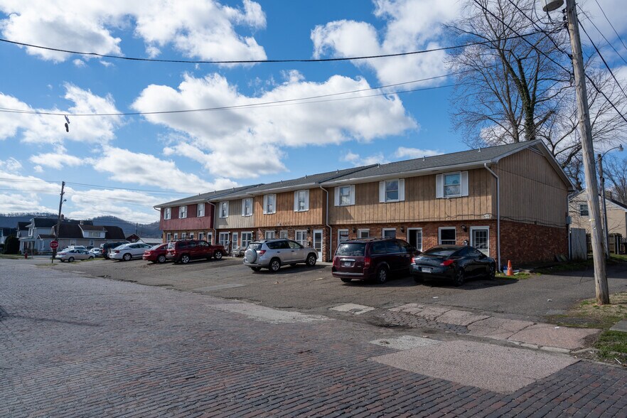 More Photos Of 1500 Summit St, Portsmouth Apartments For Sale