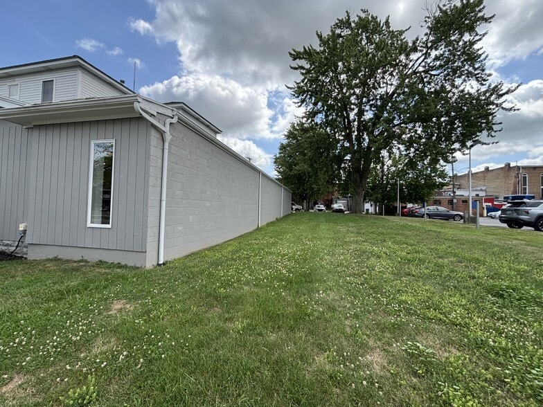 More Photos Of 122 N Court St, Marysville Freestanding For Sale