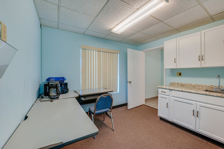 More Photos Of 2763 S Ridgewood Ave, South Daytona Office For Sale
