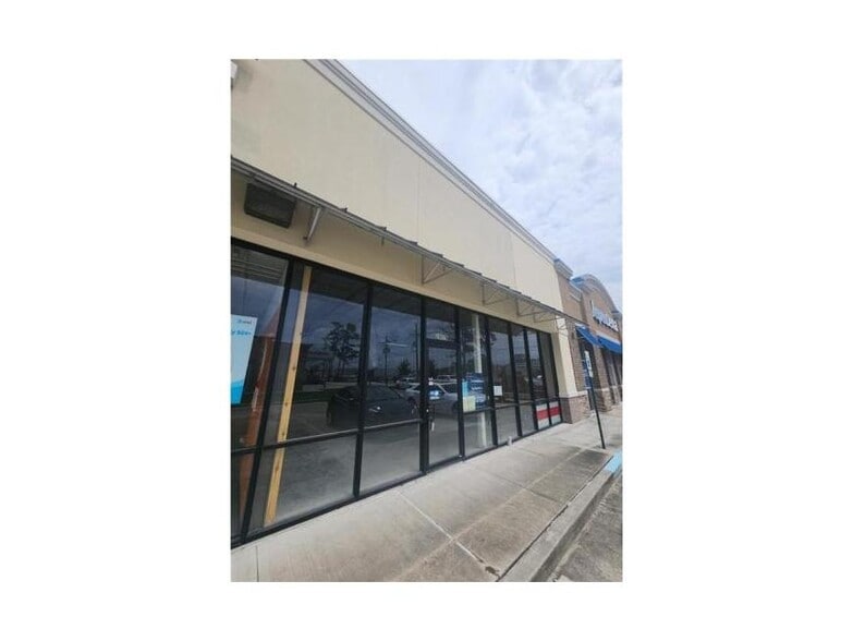 More Photos Of 2807 W Thomas St, Hammond Freestanding For Lease