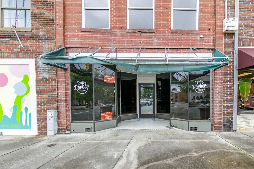 More Photos Of 131 W Davis St, Burlington Storefront Retail Office For Lease