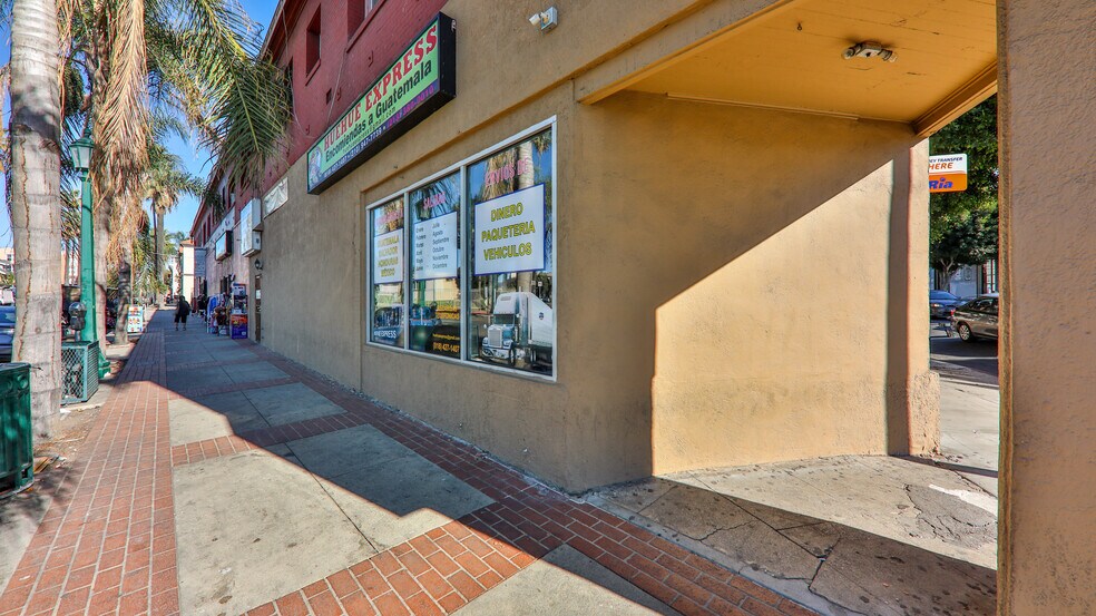 More Photos Of 1252 S Lake St, Los Angeles Storefront Retail Residential For Sale