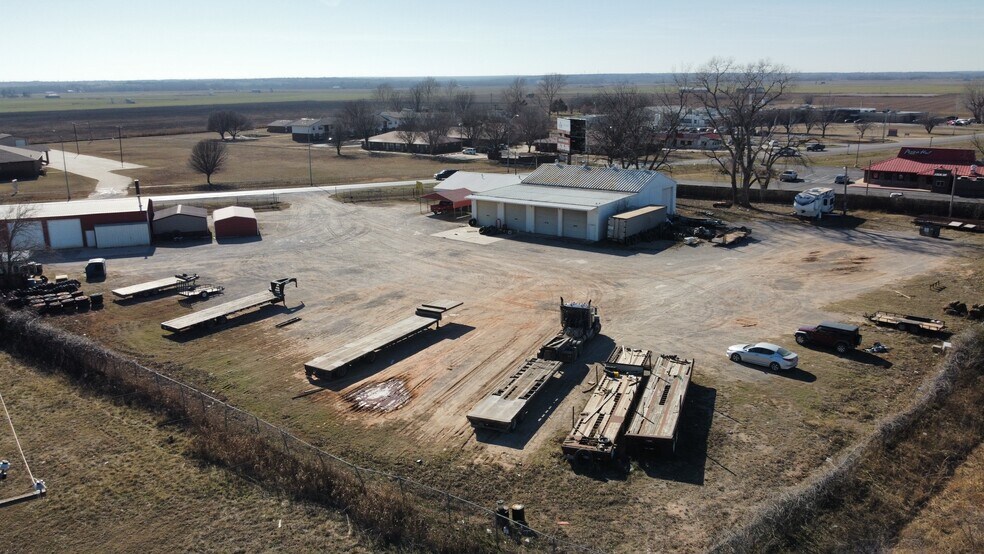 More Photos Of 1202 Cherokee St, Lindsay Auto Repair For Sale