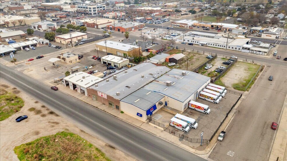 More Photos Of 142 S D St, Porterville Flex For Lease