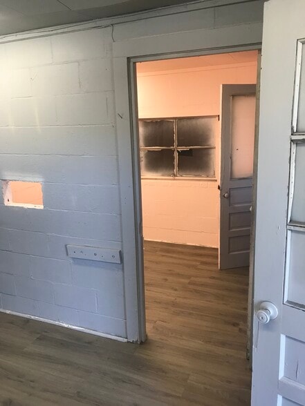 More Photos Of 147 Nebraska, Memphis Warehouse For Sale