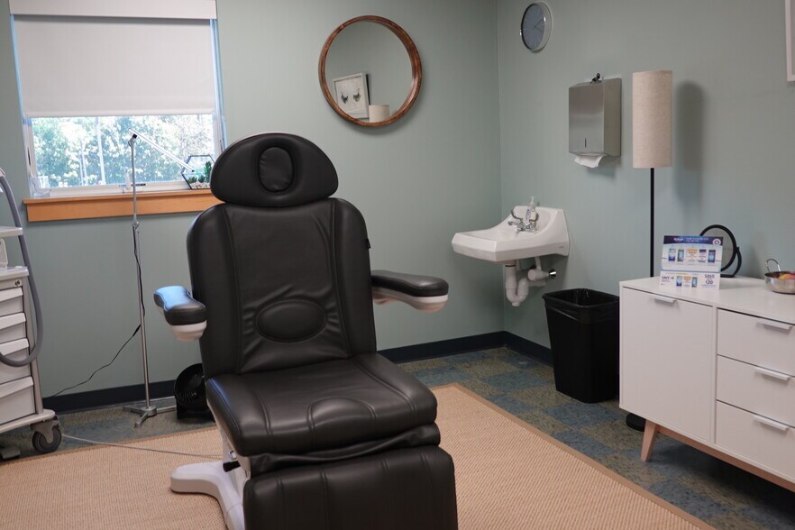 More Photos Of 655 Main St, Saco Medical For Lease