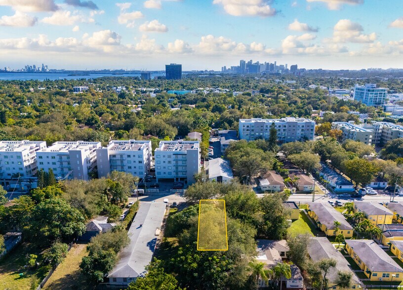 Primary Photo Of 729 NE 85th St, Miami Land For Sale