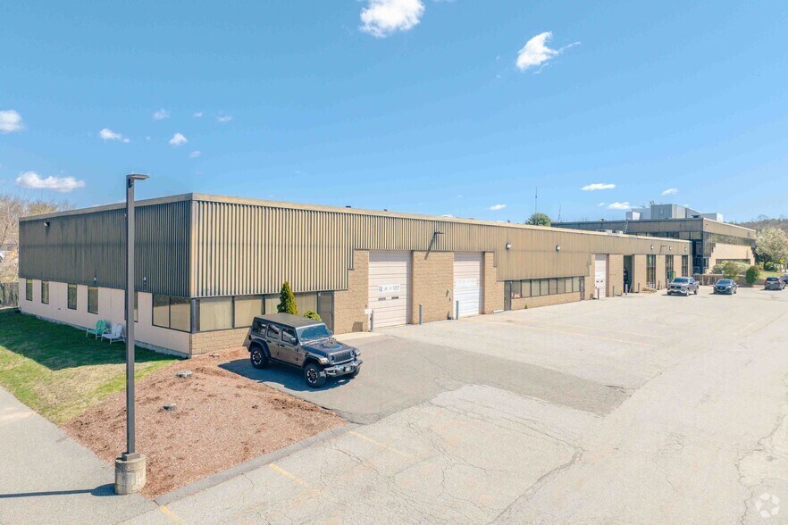 More Photos Of 7 McKay Ave, Winchester Flex For Lease