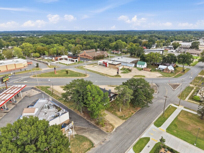 More Photos Of 609 N Main St, Benton Fast Food For Sale