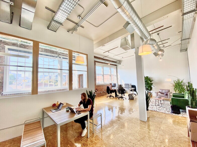 More Photos Of 911 E Pike St, Seattle Loft Creative Space For Lease
