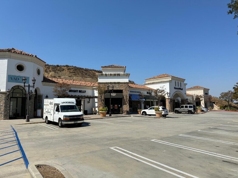 More Photos Of 1610 E Thousand Oaks Blvd, Thousand Oaks Storefront Retail Office For Lease