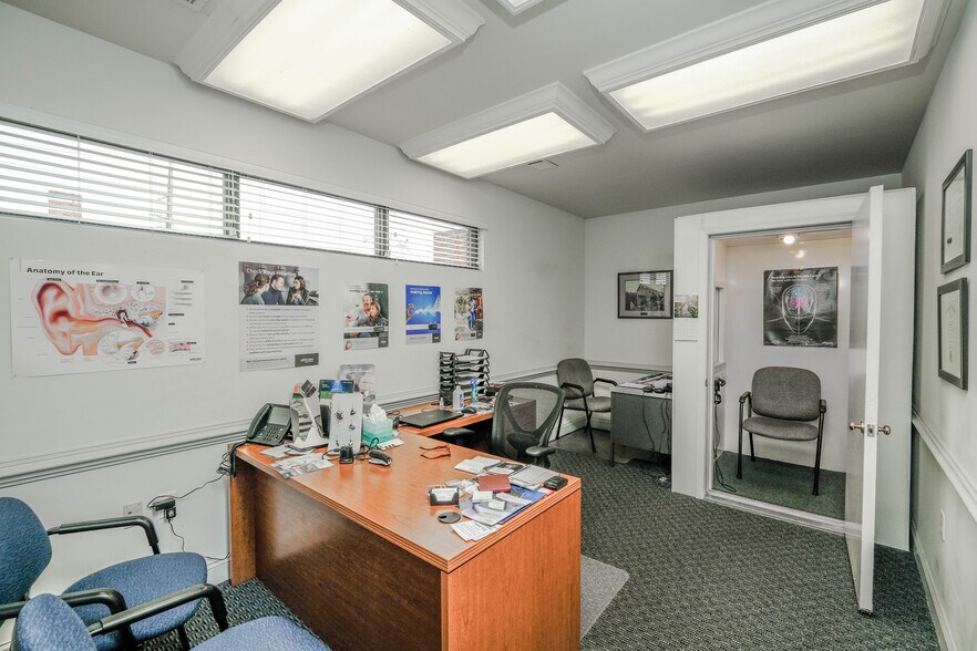 More Photos Of 123 E 6th St, Front Royal Office For Lease