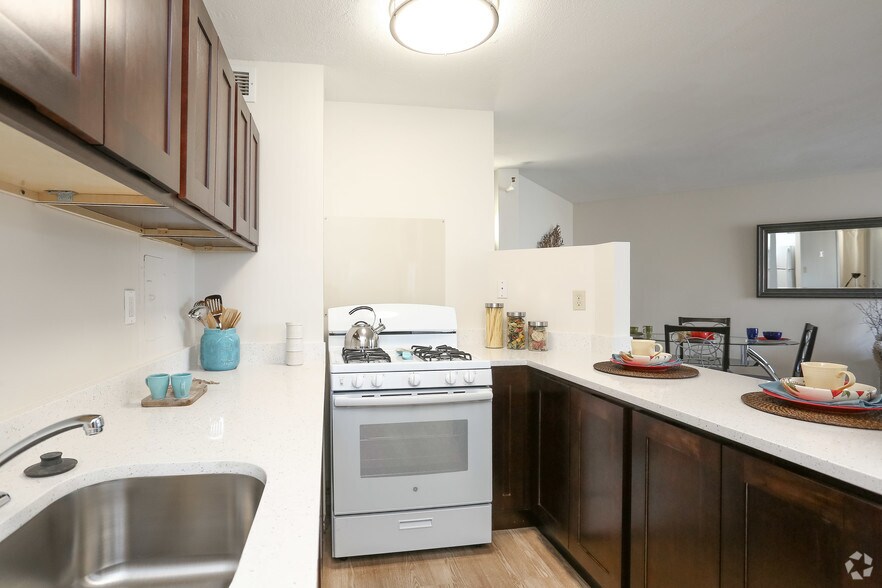 More Photos Of 10 Chestnut St, Springfield Multifamily For Sale