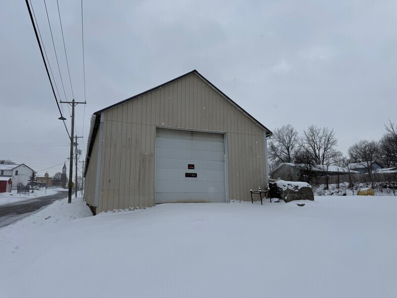 More Photos Of 66 Walnut St, Plymouth Warehouse For Lease