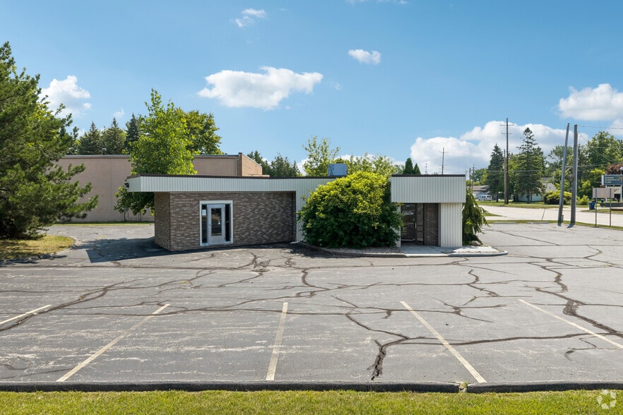 More Photos Of 4335 Wilder Rd, Bay City Office For Sale
