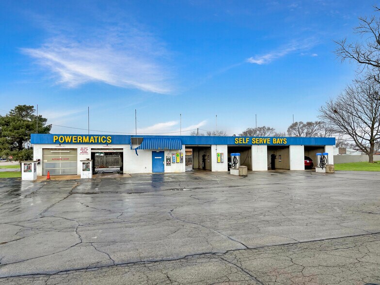 More Photos Of 1355 N State St, Belvidere Hotel For Sale